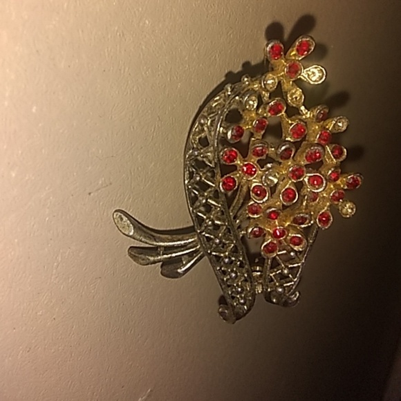 Pin - Picture 2 of 2